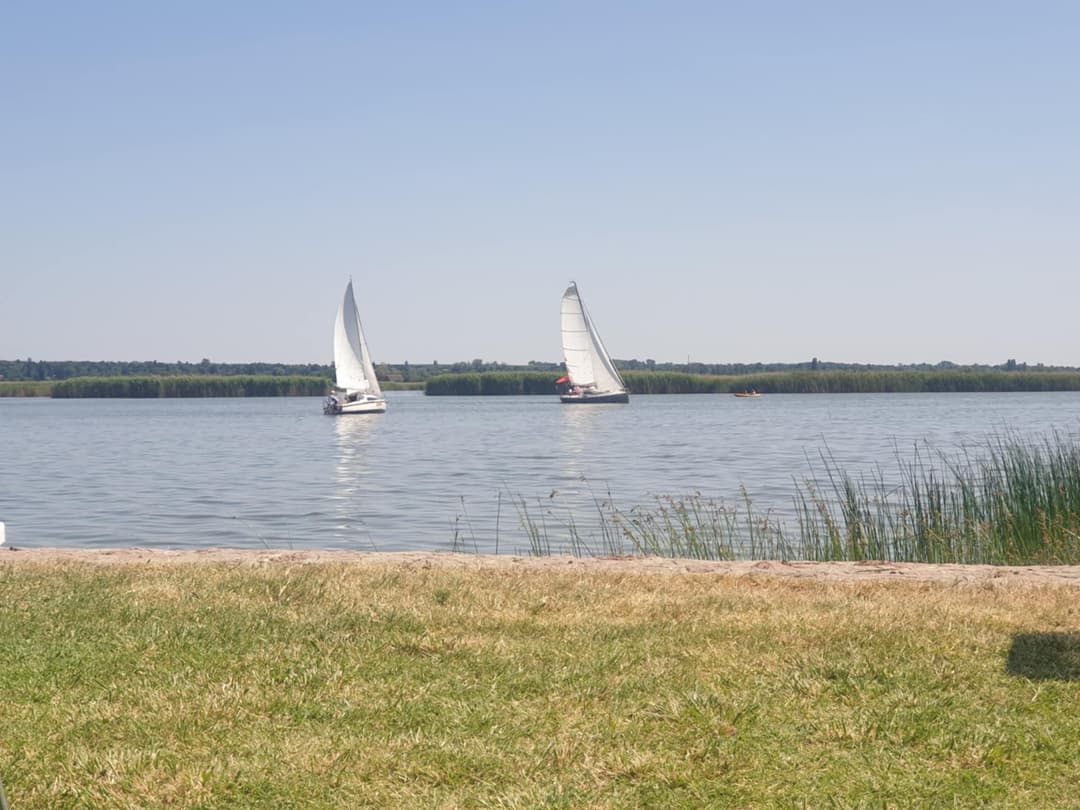 Vitorlázás a Velencei-tónál