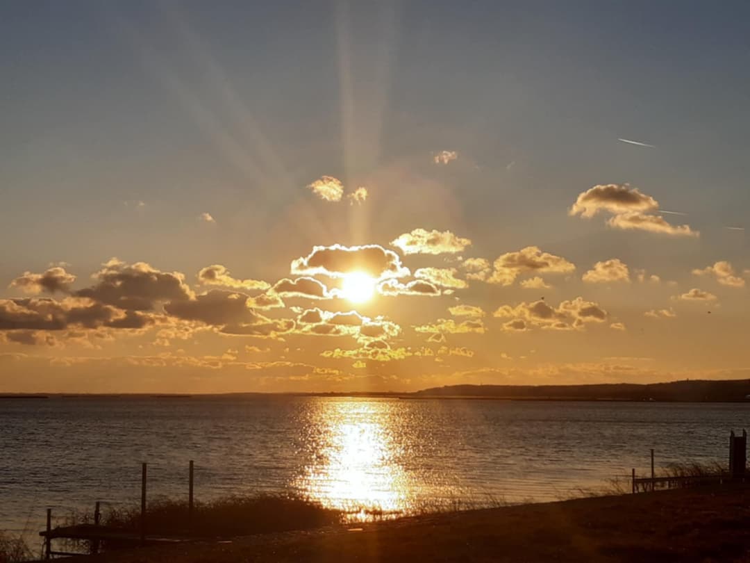 Naplemente a Velencei-tónál